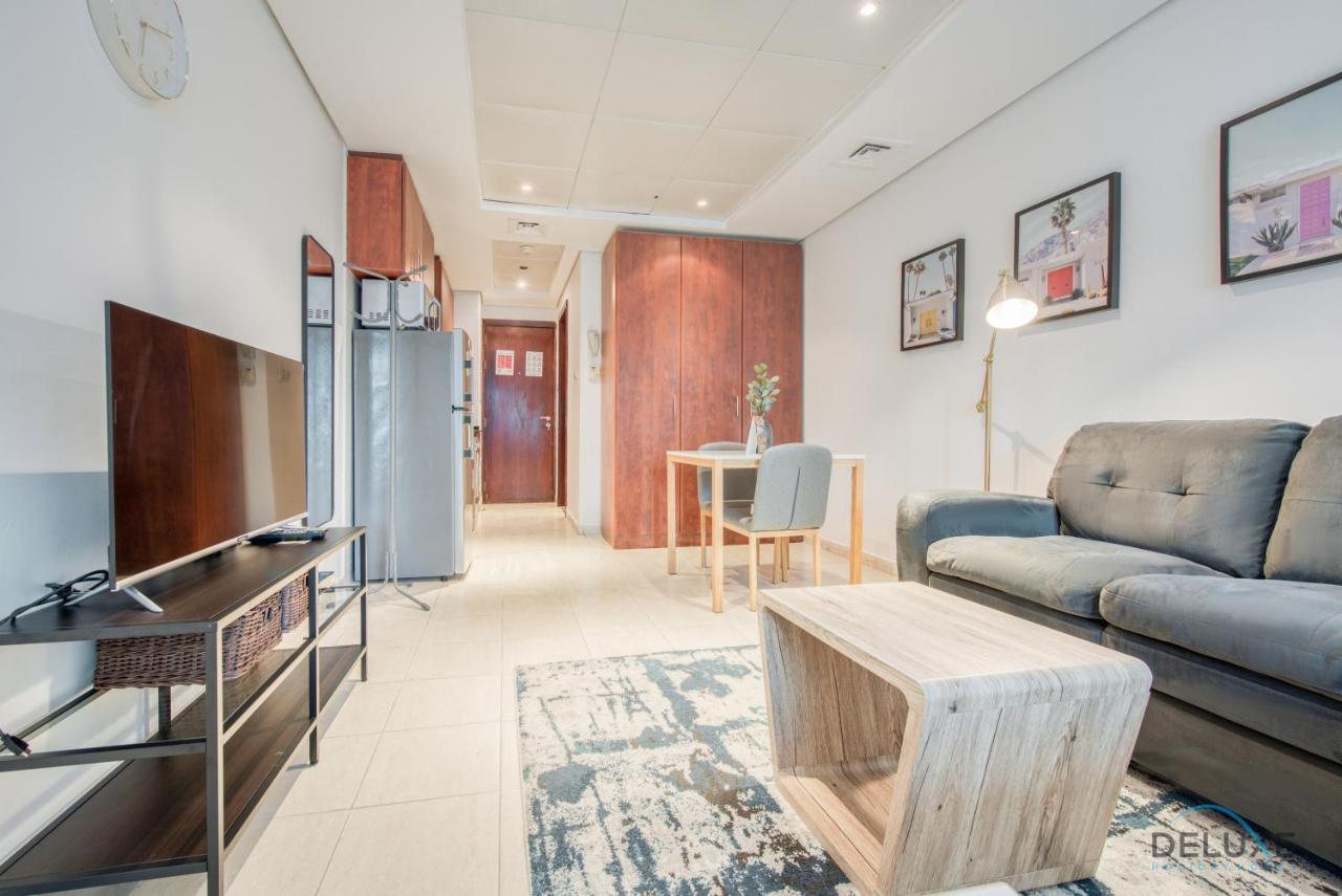 Calm At View Tower Jlt By Deluxe Homes *